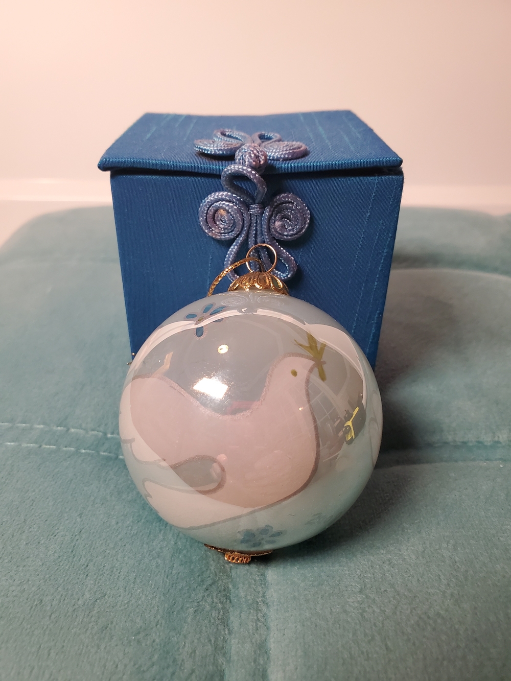 Vintage 2002 Pier 1 Li Bien Peace Dove Glass Ornament with Box